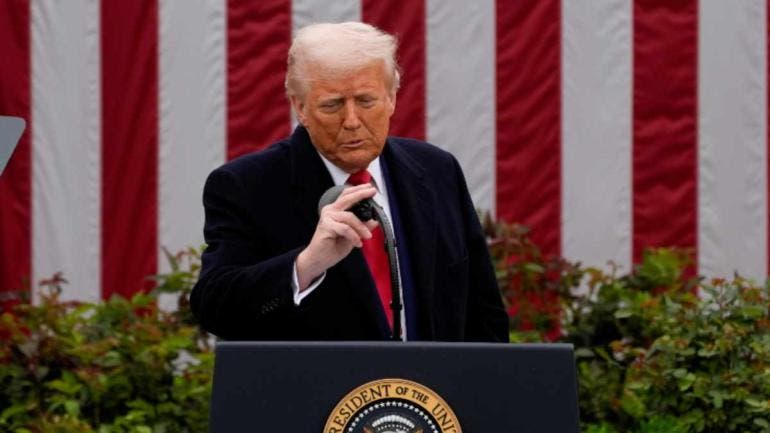 Trump compara sus aranceles con una cirugía: ‘El paciente sobrevivió y se está curando’