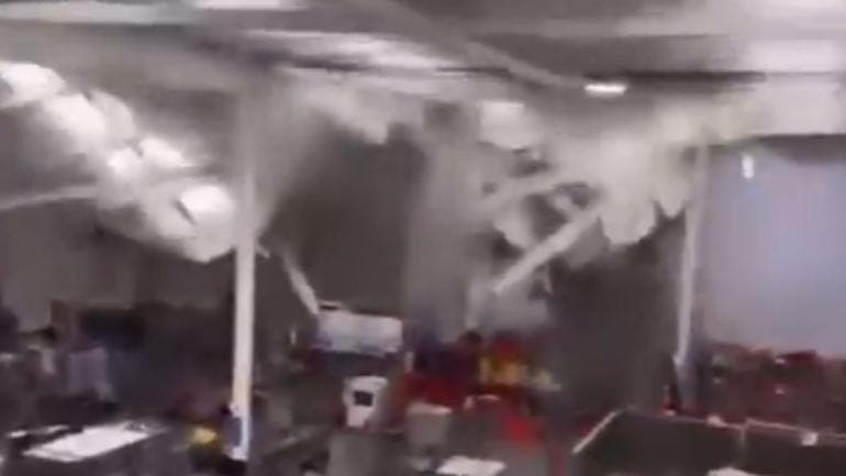 VIDEO  Colapsa techo de empresa por fuertes lluvias en Santa Catarina, NL