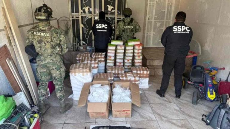 Aseguran 422 kilos de metanfetamina en cateo en Tijuana