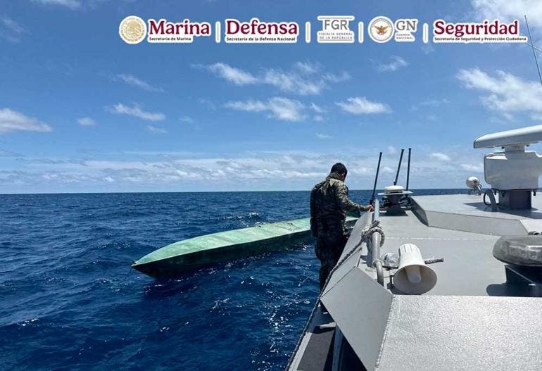  Aseguran 3.5 toneladas de cocaína en 'submarino' frente a costas de Guerrero