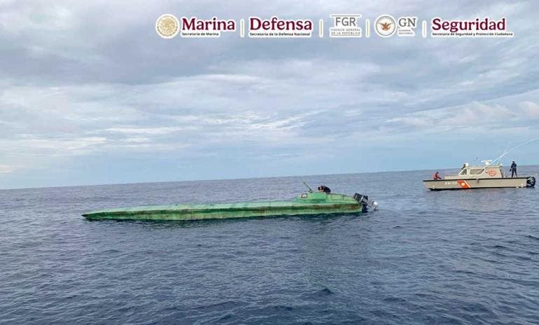  Aseguran 3.5 toneladas de cocaína en 'submarino' frente a costas de Guerrero