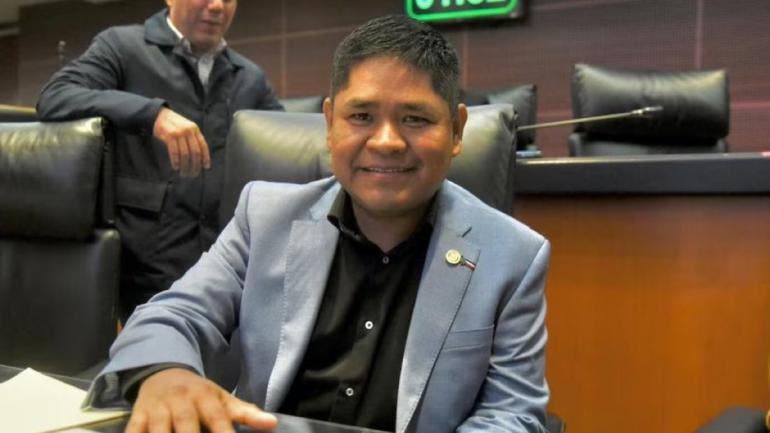 Erasmo Catarino rinde protesta senador suplente