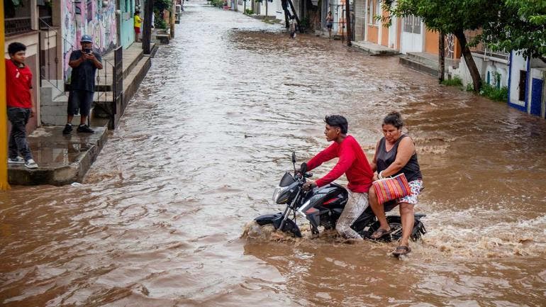 Confirman en 'la mañanera' muerte de bebé por paso de 'Erick' en Guerrero