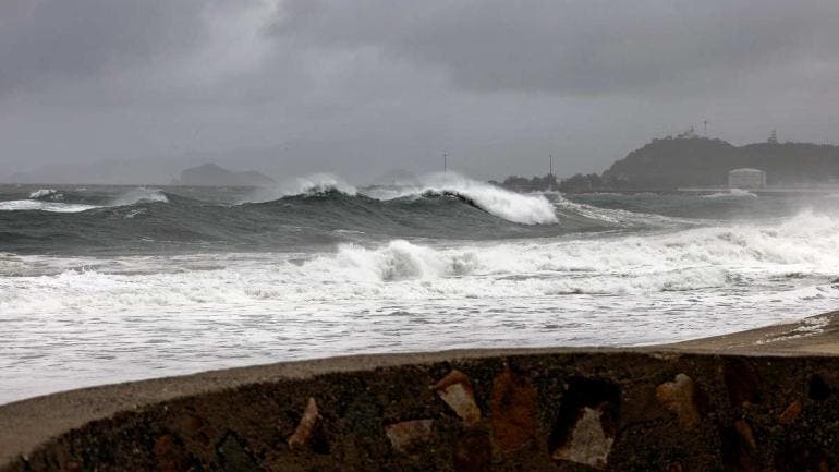 “Erick” pierde fuerza tras tocar tierra en Oaxaca y se degrada a categoría 1