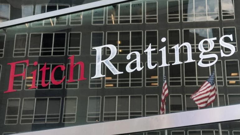 Fitch pide Sheinbaum analizar reforma fiscal Pemex