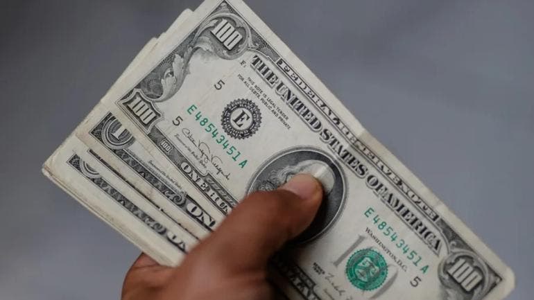 prohibe EU transacciones tres instituciones financieras mexicanas