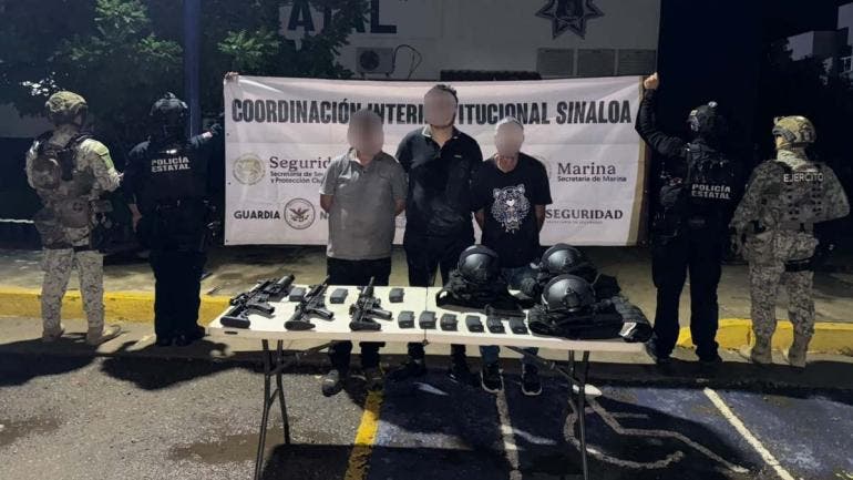 Rescatan a mujer secuestrada en Culiacán; detienen a tres y aseguran armas