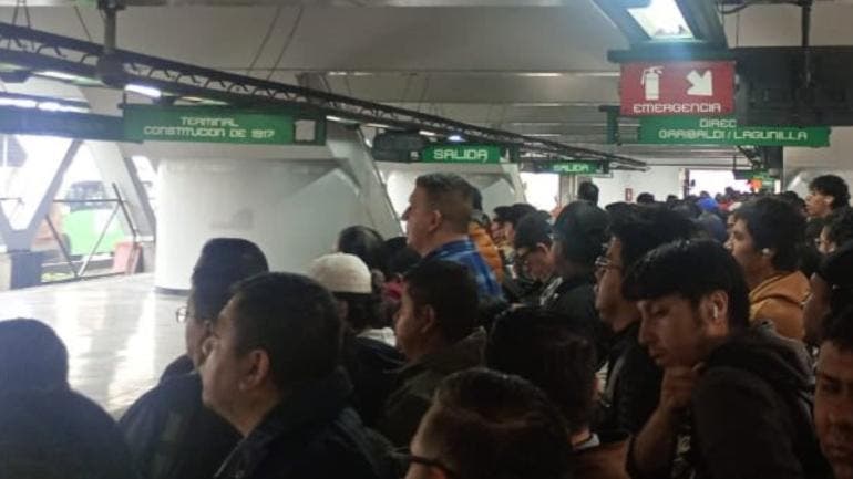 restablecen servicio Linea 8 Metro sujeto arrollado