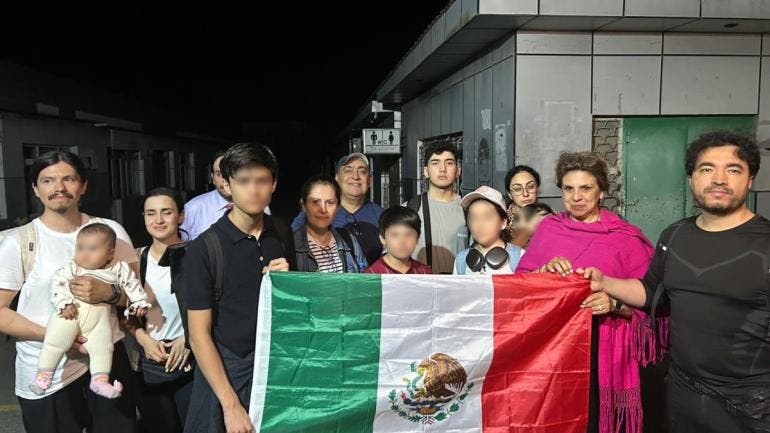 saca SRE 18 mexicanos Iran van Azerbaiyan