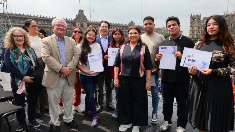 va CDMX 100 mil becas universitarios este 2025 Brugada