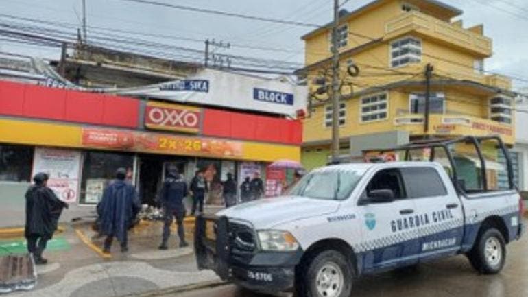 Zitacuaro queman vehiculos comercios muere menor