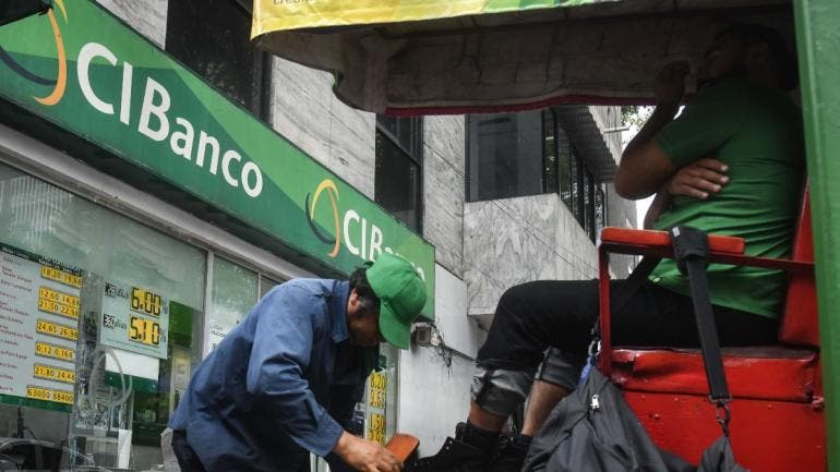 CNBV multa 185 mdp CIBanco Intercam Vector