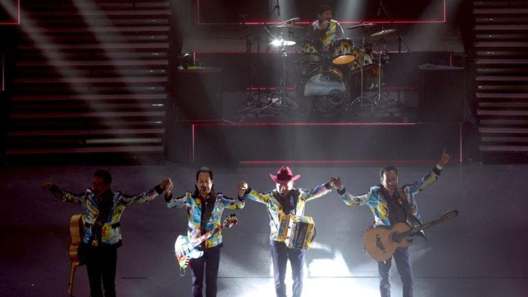 Los Tigres del Norte con autoridad al Palacio de los Deportes 