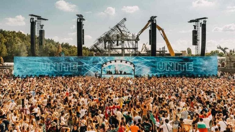 Muere mujer durante la primera noche del festival Tomorrowland