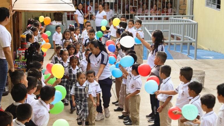 Pemch graduaciones ninos migrantes