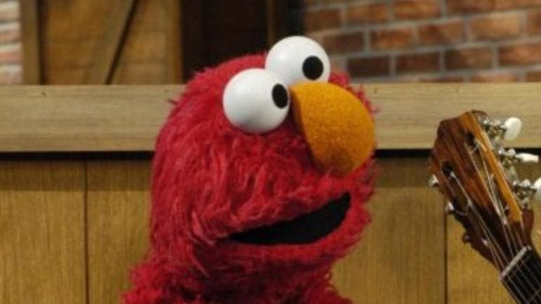 piratean cuenta Elmo mensajes antisemitas