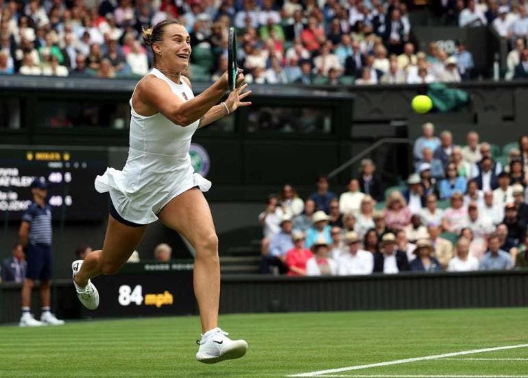 Sabalenka se mete a tercera ronda de Wimbledon tras derrotar a Bouzkova (EFE)