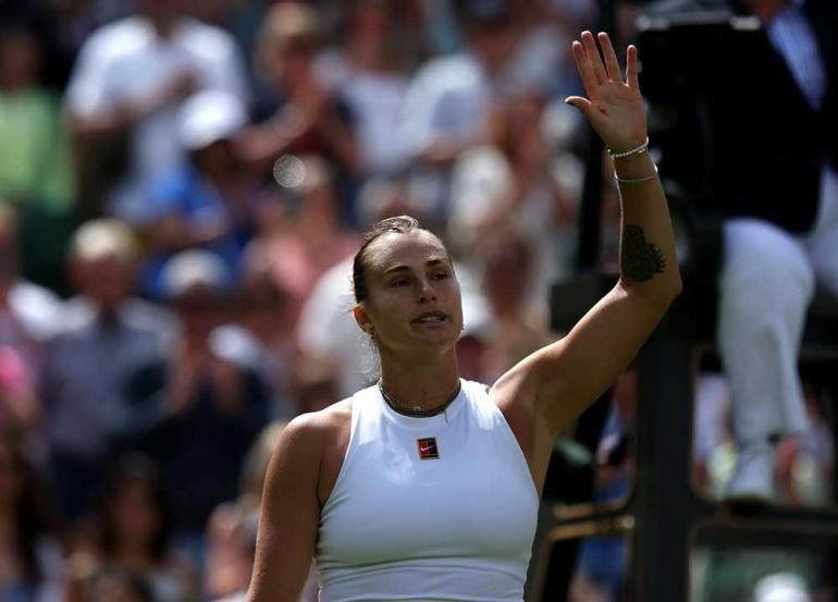 Sabalenka se mete a tercera ronda de Wimbledon tras derrotar a Bouzkova (EFE)