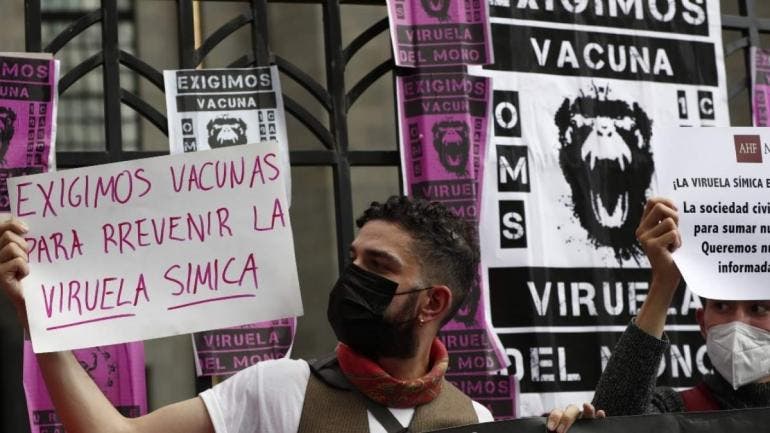 Activistas denuncian a 4T por subestimar la viruela del mono
