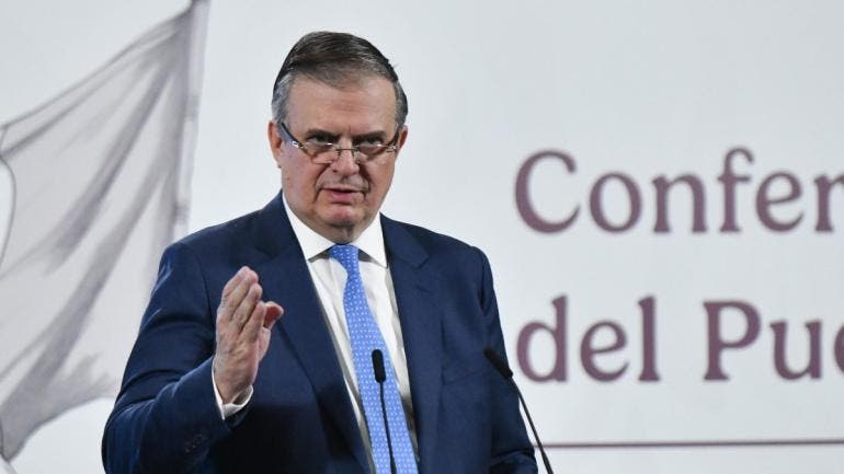 anuncia Ebrard suspension importacion calzado