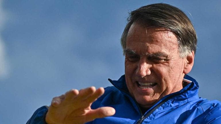 Ordenan arresto domiciliario contra Jair Bolsonaro