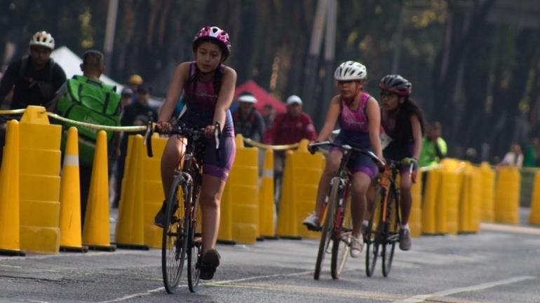 ciclistas-carrera.jpg