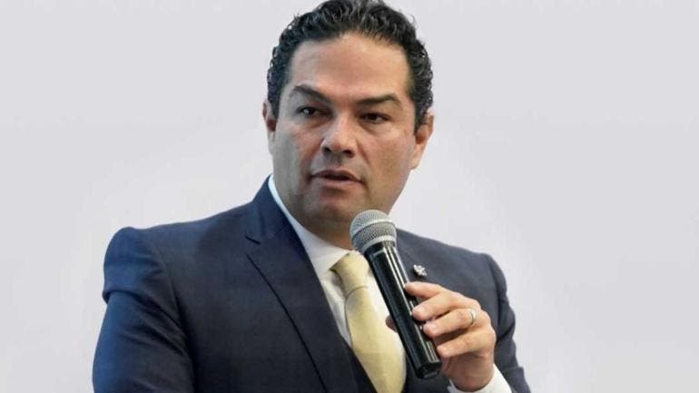 Pide Enrique Vargas del Villar hacer compra directa de vacunas