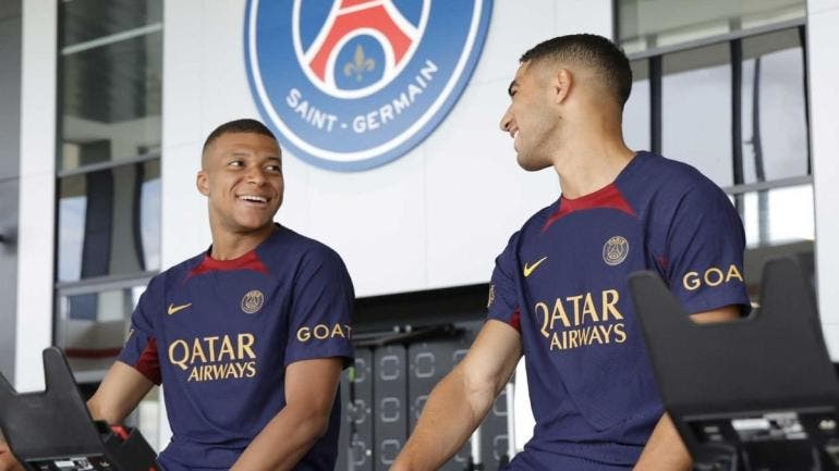 Mbappé regresa a entrenamientos con el PSG, aún con futuro incierto