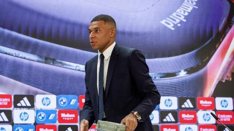 Los médicos del Real Madrid decidieron no operarle la nariz a Mbappé