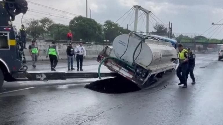 se hunde pipa agua Calzada Zaragoza