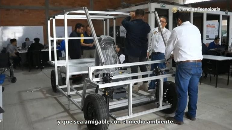 septiembre primeros modelos Olinia autos electricos