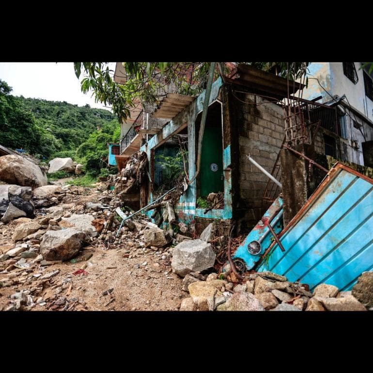 Viviendas afectadas un año después del huracán John en Acapulco