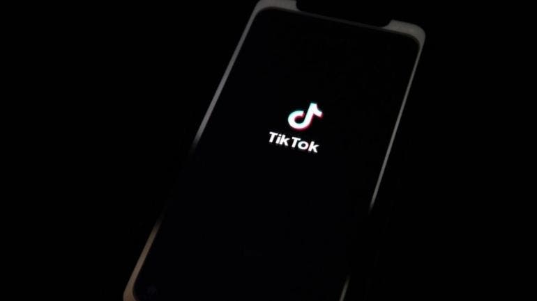 La Comisión Europea prohíbe instalar TikTok a sus trabajadores