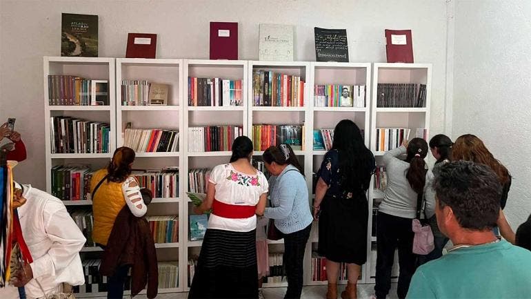 Biblioteca mujeres