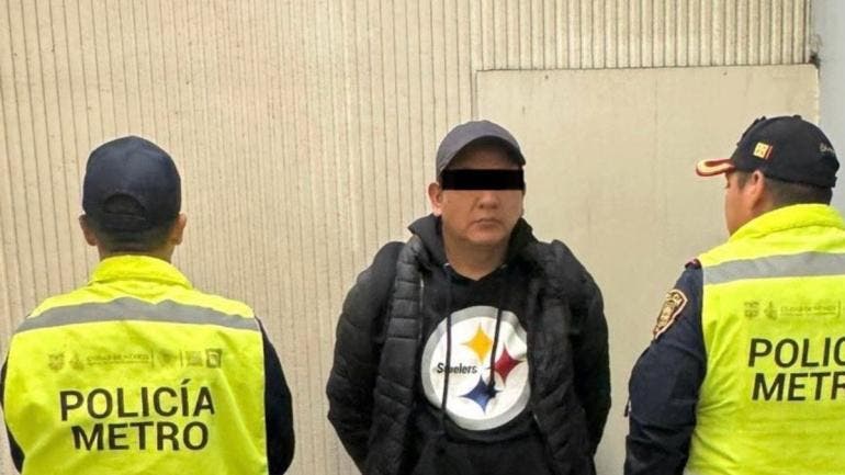 cae sujeto presunto abuso sexual agravado Metro Zocalo.jpg