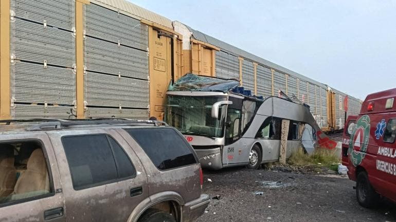 choca tren Atlacomulco nueve muertos.jpg