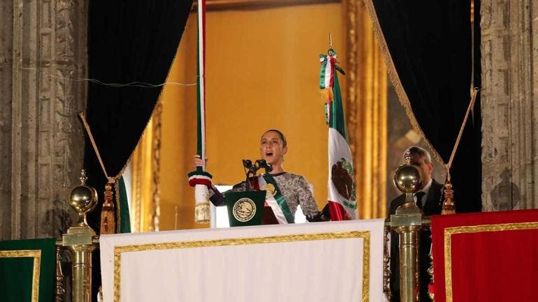 Claudia Sheinbaum en el balcón presidencal