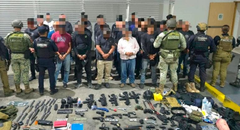 detienen 38 integrantes La Luz Mundo Michoacan.jpg