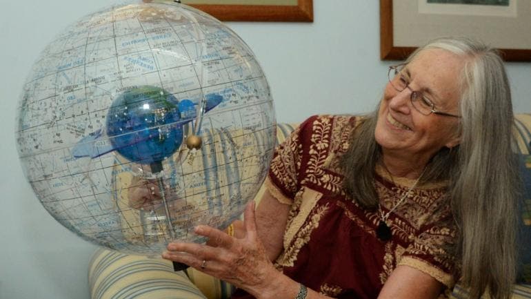 Fue autora de más de 40 libros de divulgación científica y cientos de artículos, y fue reconocida con múltiples distinciones, entre ellas el Premio Kalinga de Popularización de la Ciencia