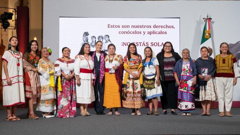 mujeres maiz Sheinbaum.jpg