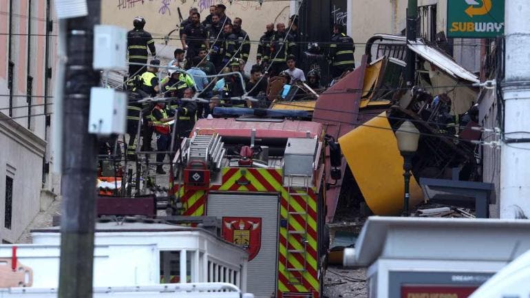 Se descarrila funicular turístico de Lisboa