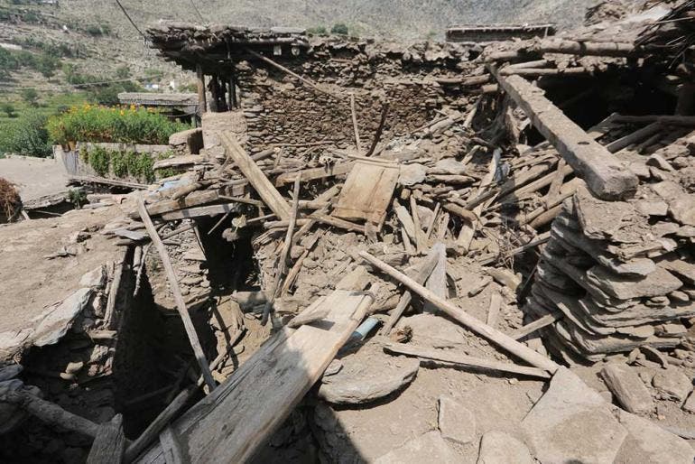 Tragedia aumenta en Afganistán: Suman mil 400 muertos por terremoto (Fotos EFE)