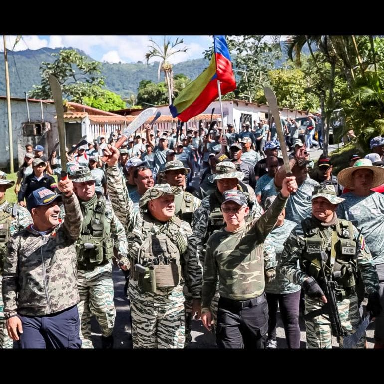 Venezuela juramenta milicia campesina