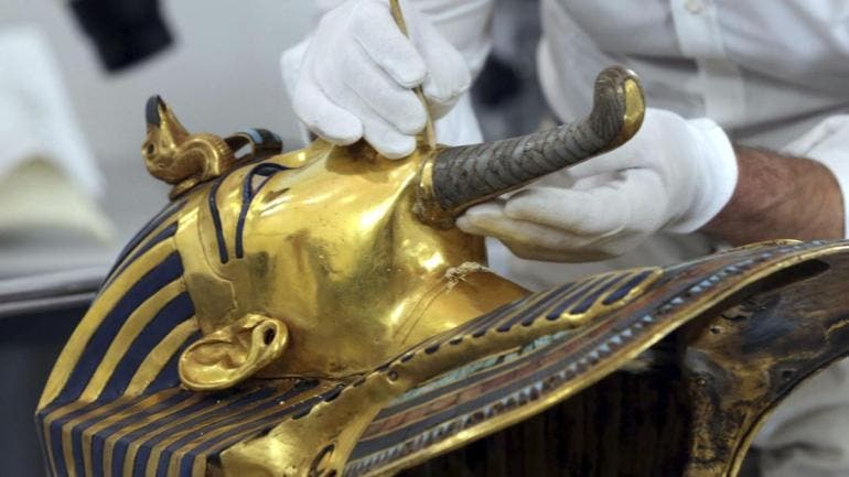 Centenario del hallazgo de la máscara de Tutankamón