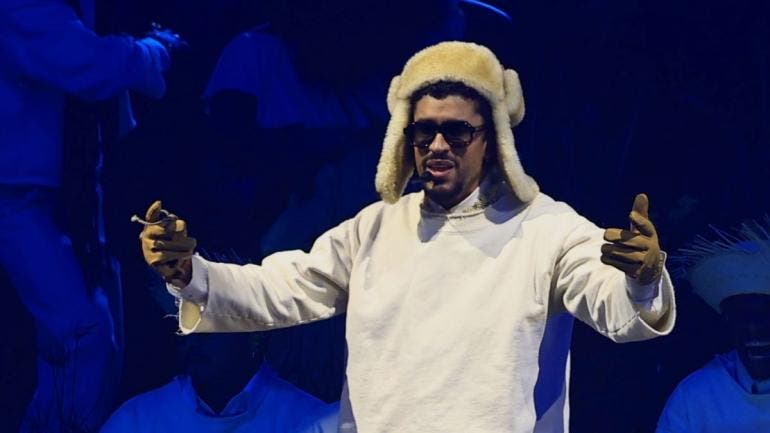 BAD BUNNY AIRBNB