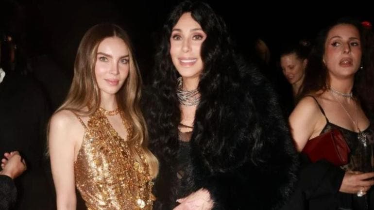 Belinda deslumbra en Swarovski Masters of Light con un vestido dorado en Hollywood  Belinda