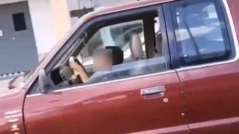 Niño de 10 años manejando