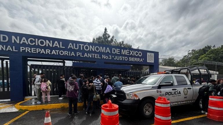 La Alcaldía Gustavo A. Madero informó que la evacuación se realizó con orden y sin incidentes.