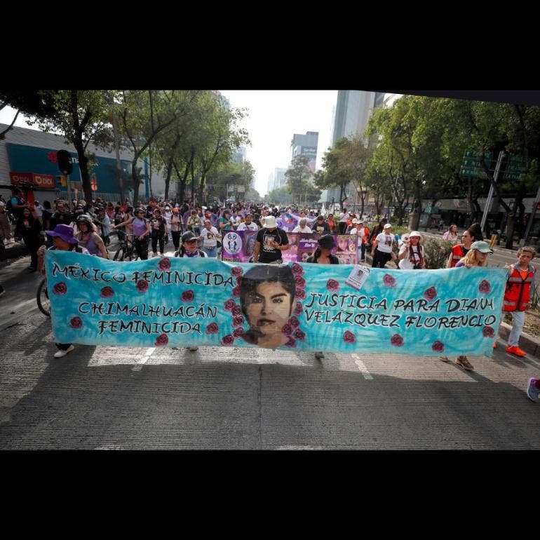 Miles de mujeres marchan en Ciudad de México