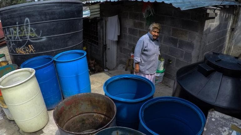 300 colonias agua tandeo CDMX.jpg